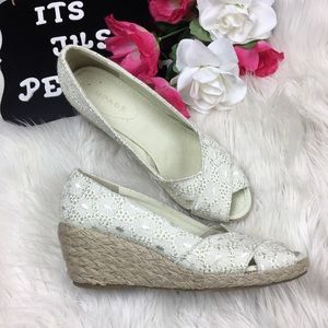 Rampage Ivory lace peep toe wedge sandals size 7.5